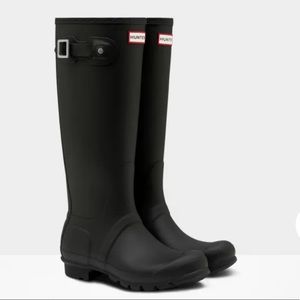 Hunter Matte Black Boots